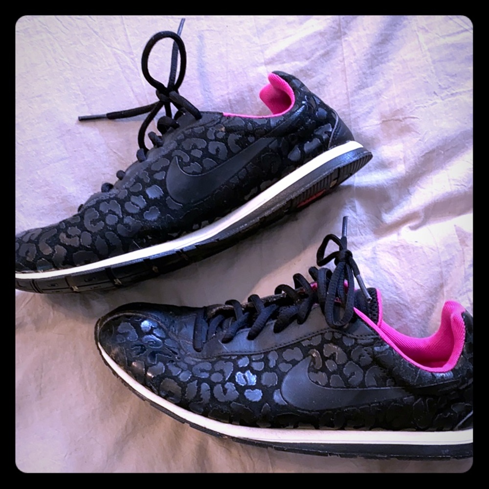 Nike Leopard  Print Suede Womens Running Shoes